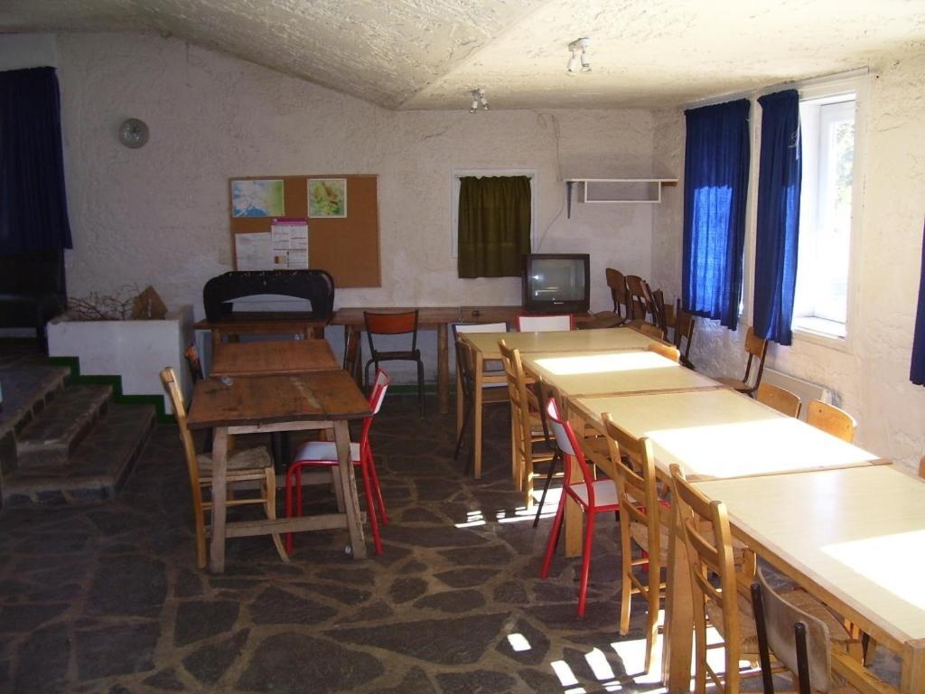 Hotel Le Refuge Mas-dʼOrcières Ruang foto